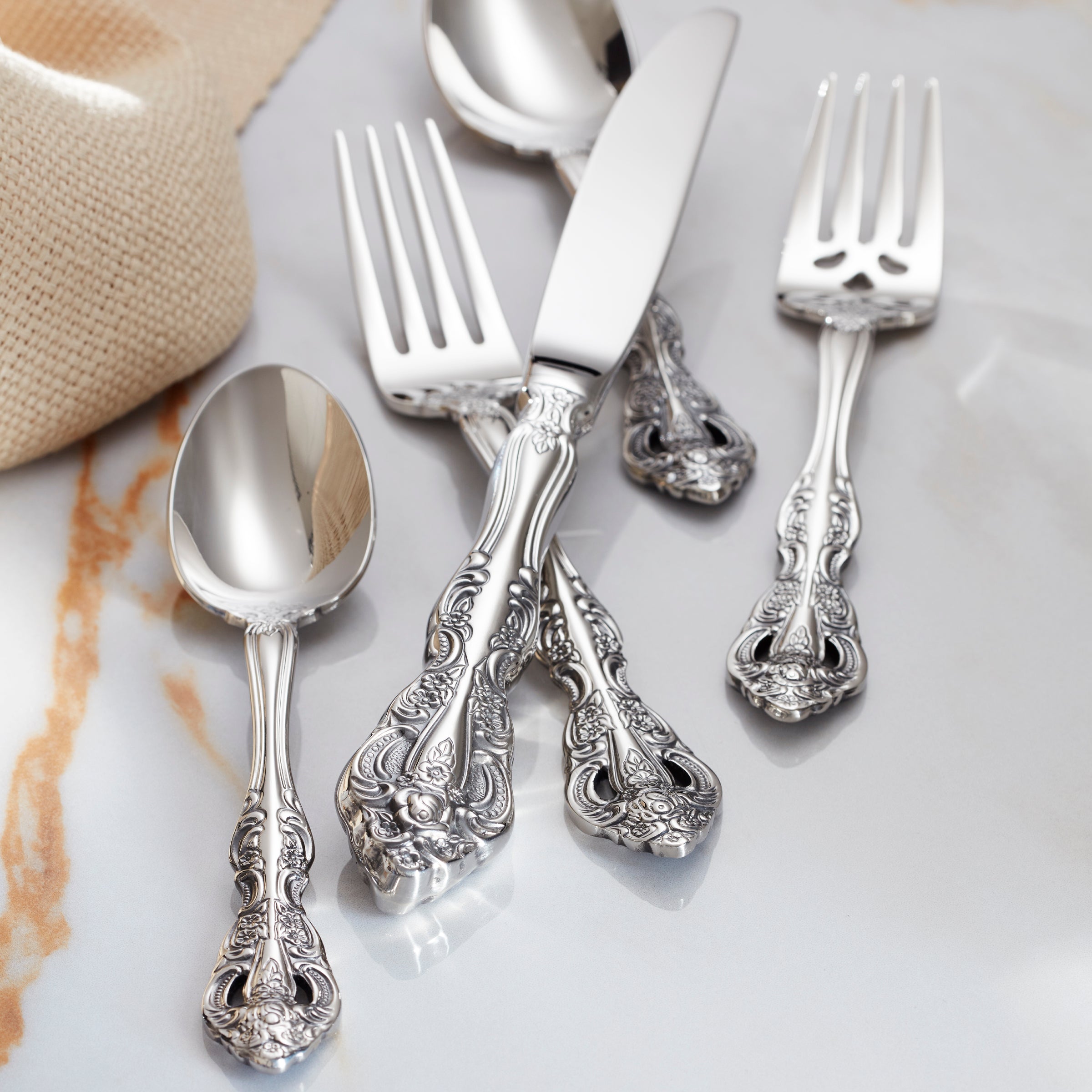 Alternative view of Michelangelo 5 Piece Place Setting