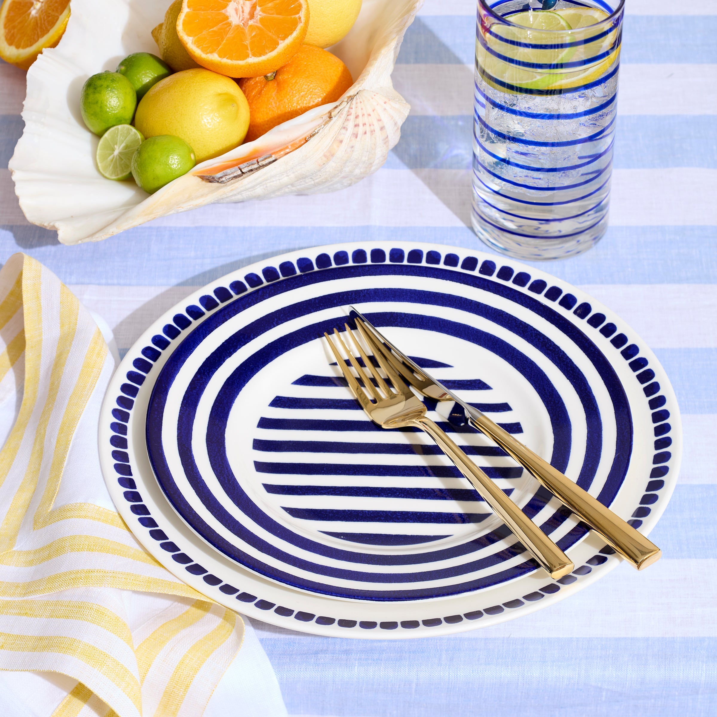 Alternative view of Charlotte Street North Dinner Plate