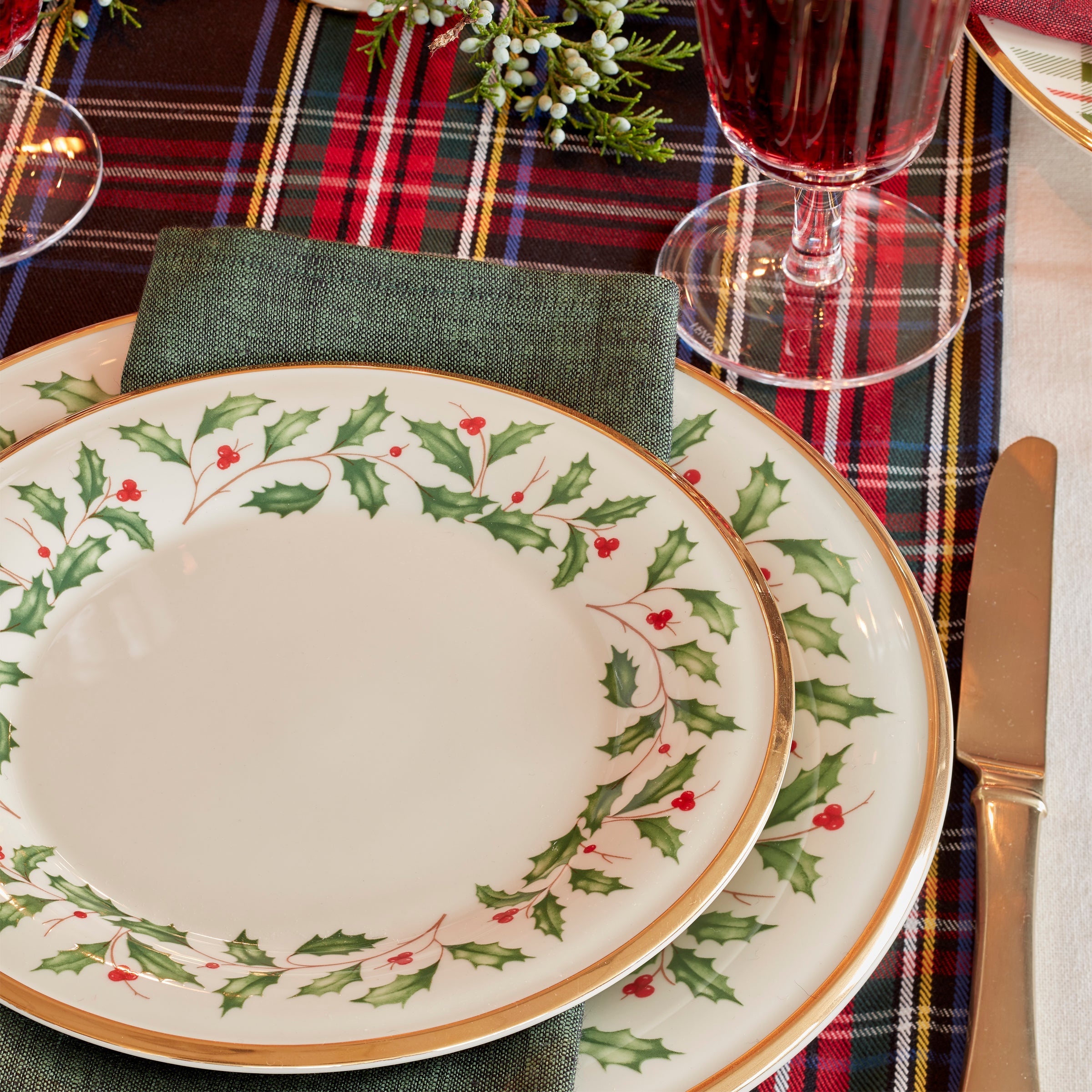 Alternative view of Holiday 5 Piece Place Setting