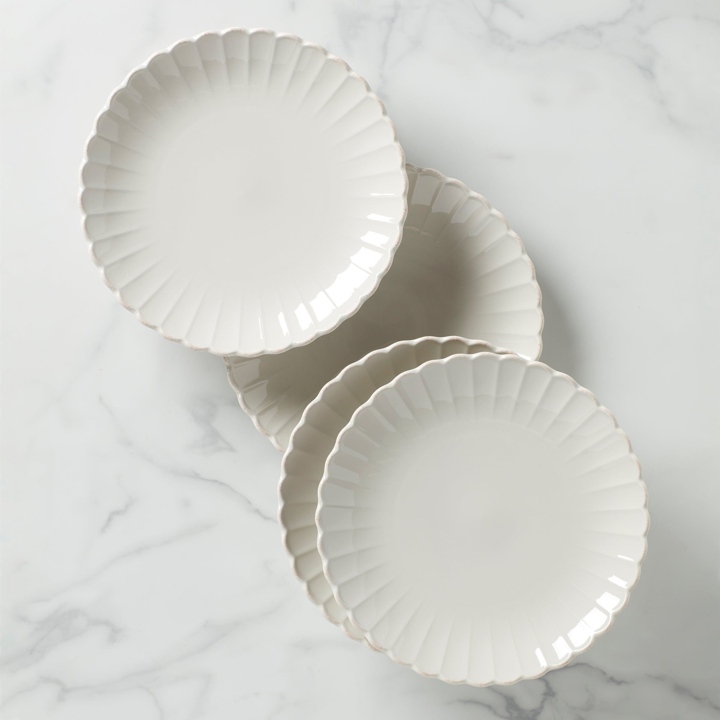 French Perle Scallop Dinner Plates   Set of 4