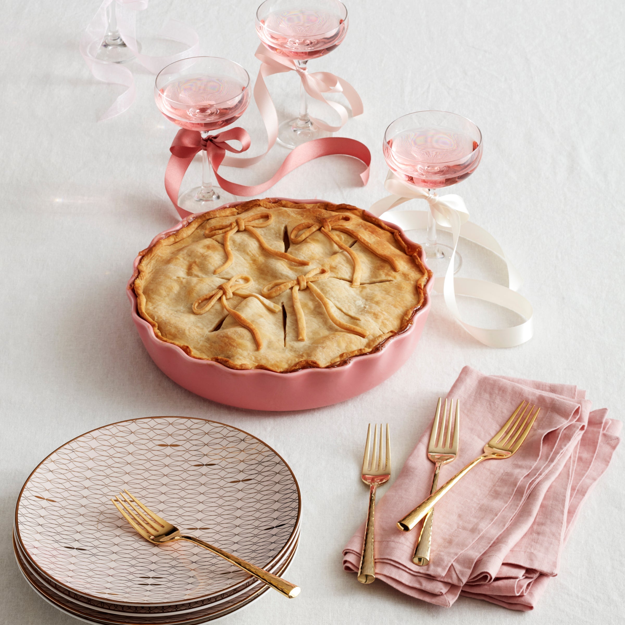 Alternative view of Make It Pop Pie Dish