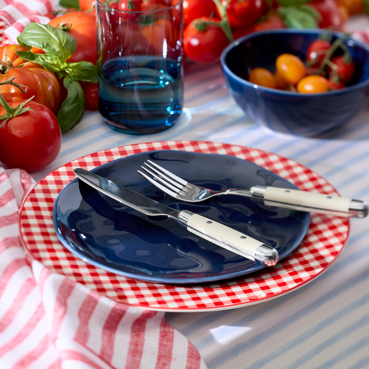 Alternative view of Bay Colors Blue Accent Plates   Set of 4