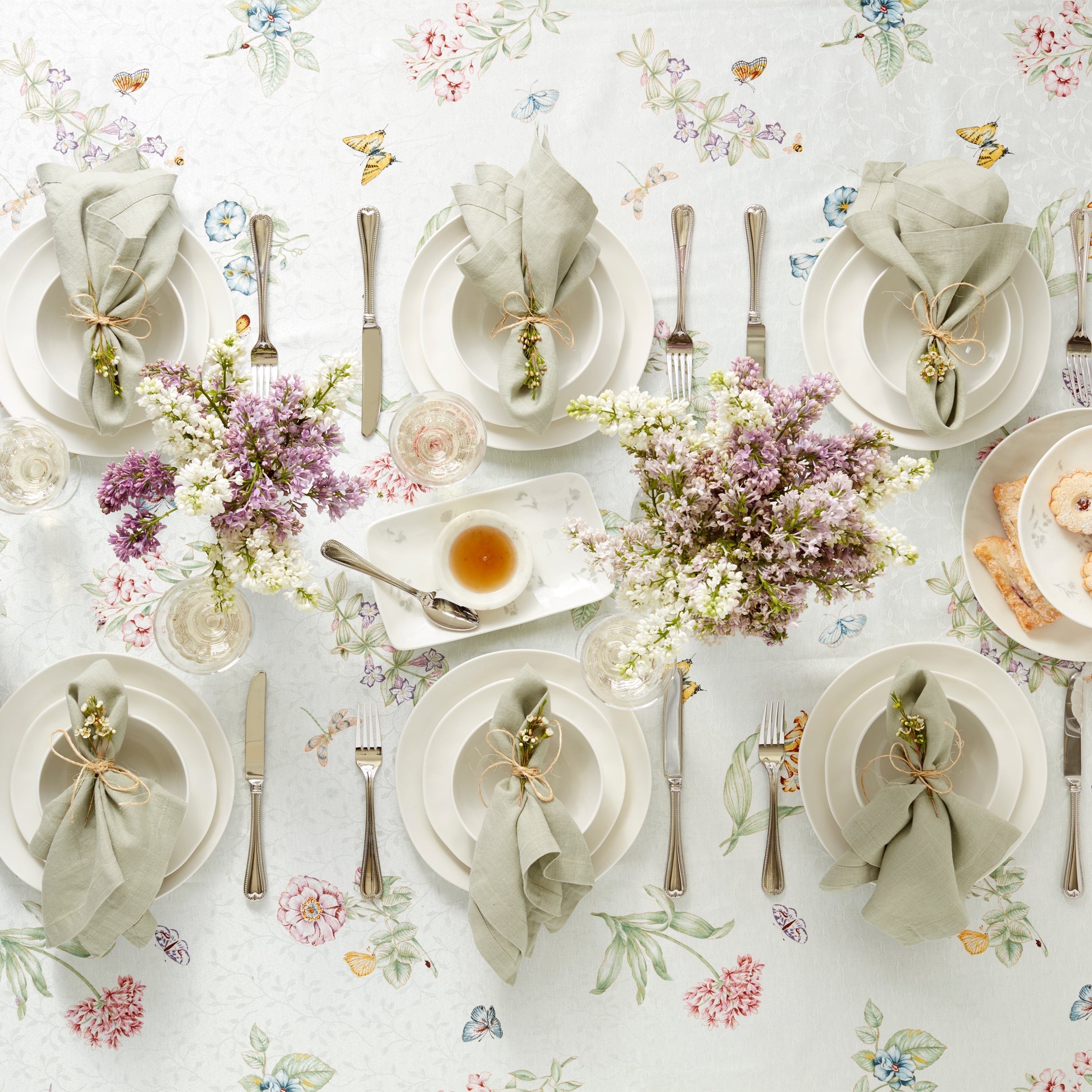 Alternative view of Bay Colors White Accent Plates   Set of 4