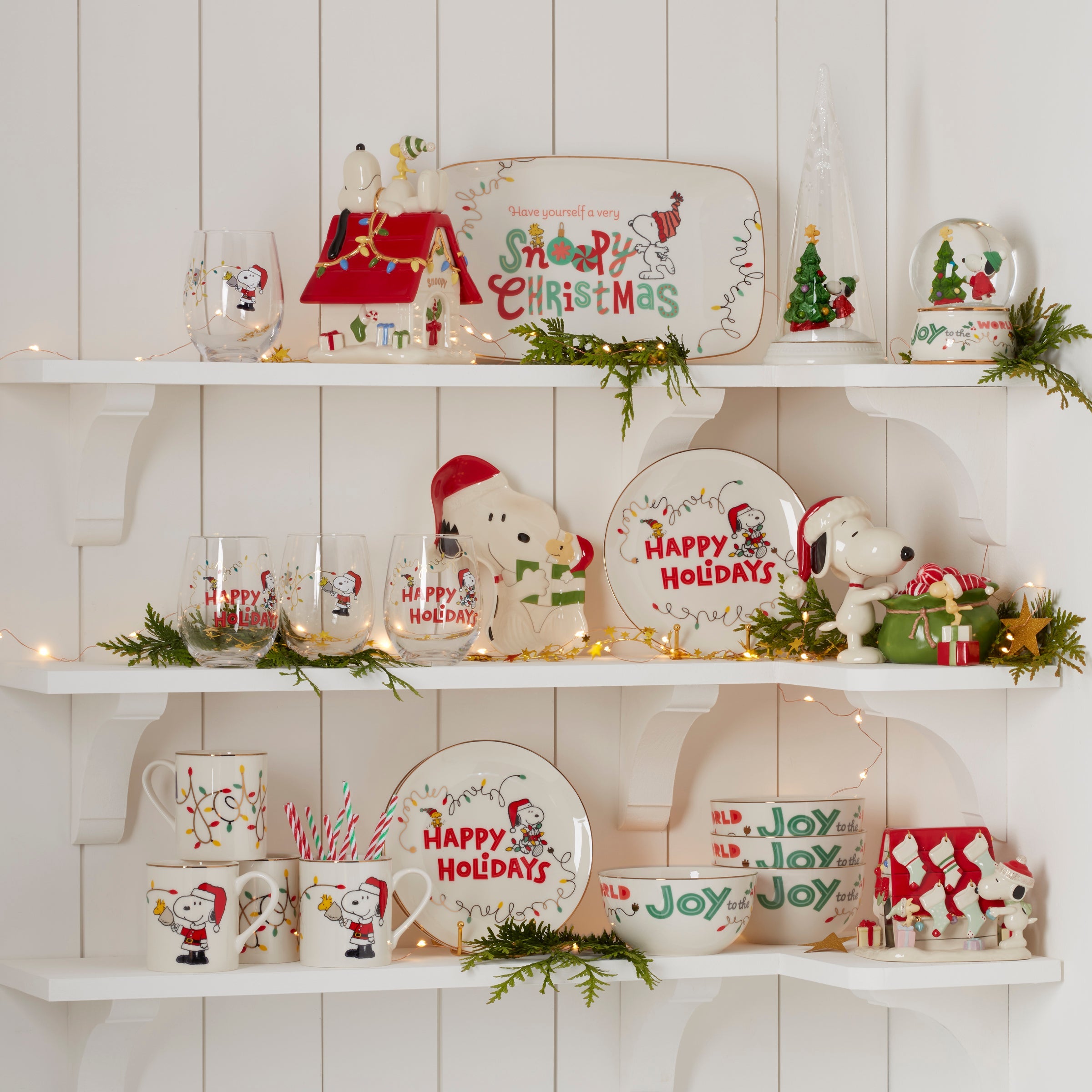 Snoopy Christmas 12 Piece Dessert Set - Image 4