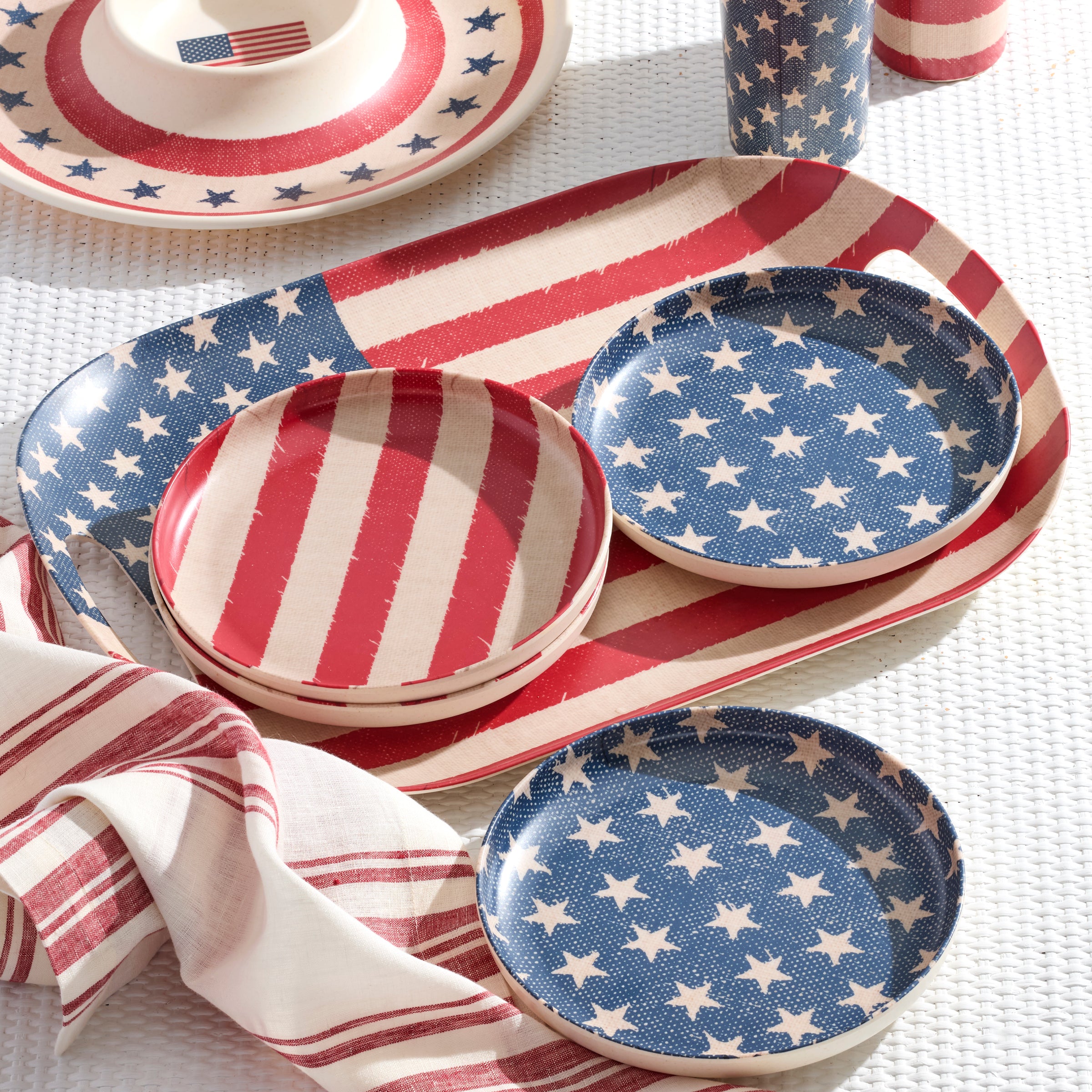 Alternative view of Vintage Americana Accent Plates   Set Of 4