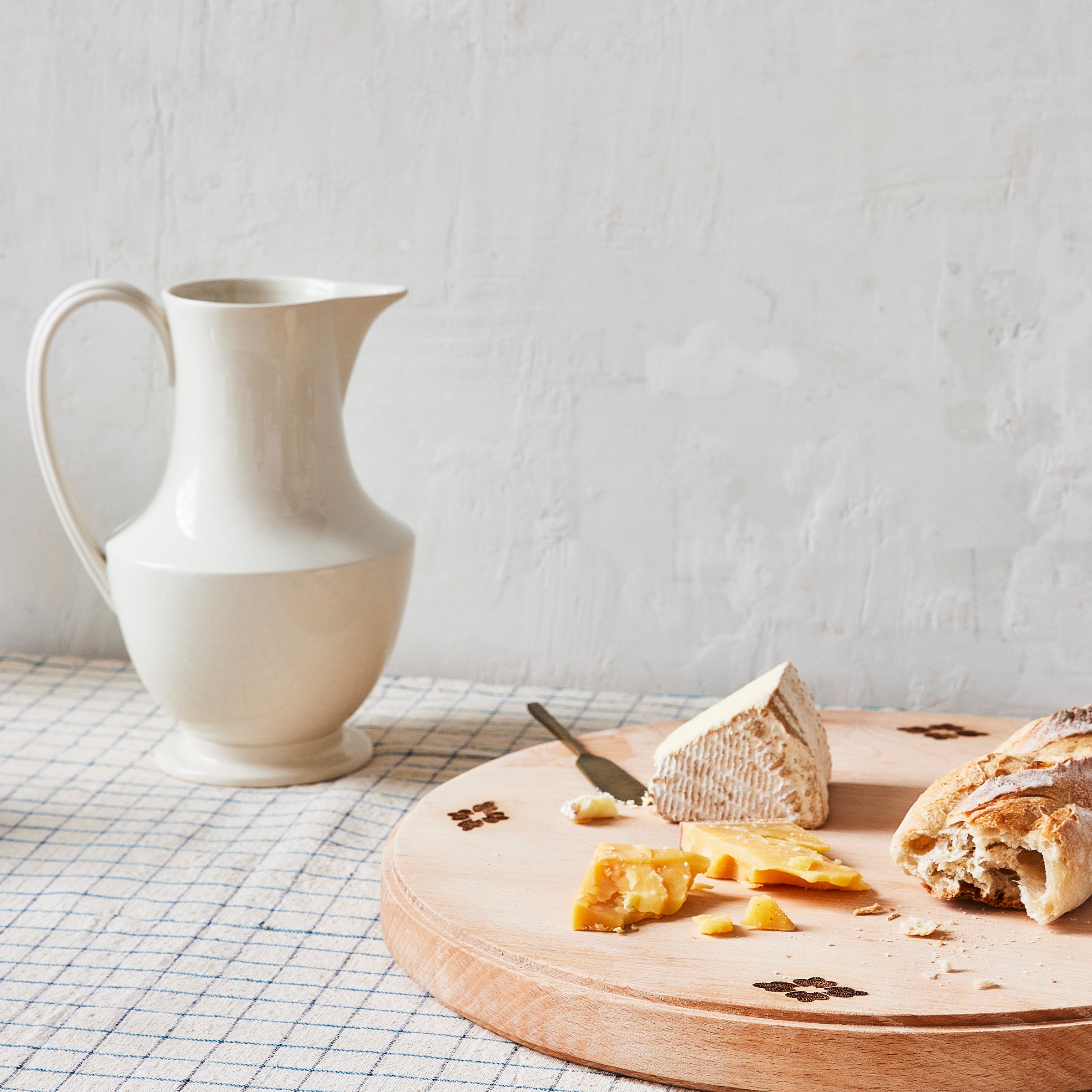 Alternative view of No. 2 Toulouse Medium Pitcher, Flour