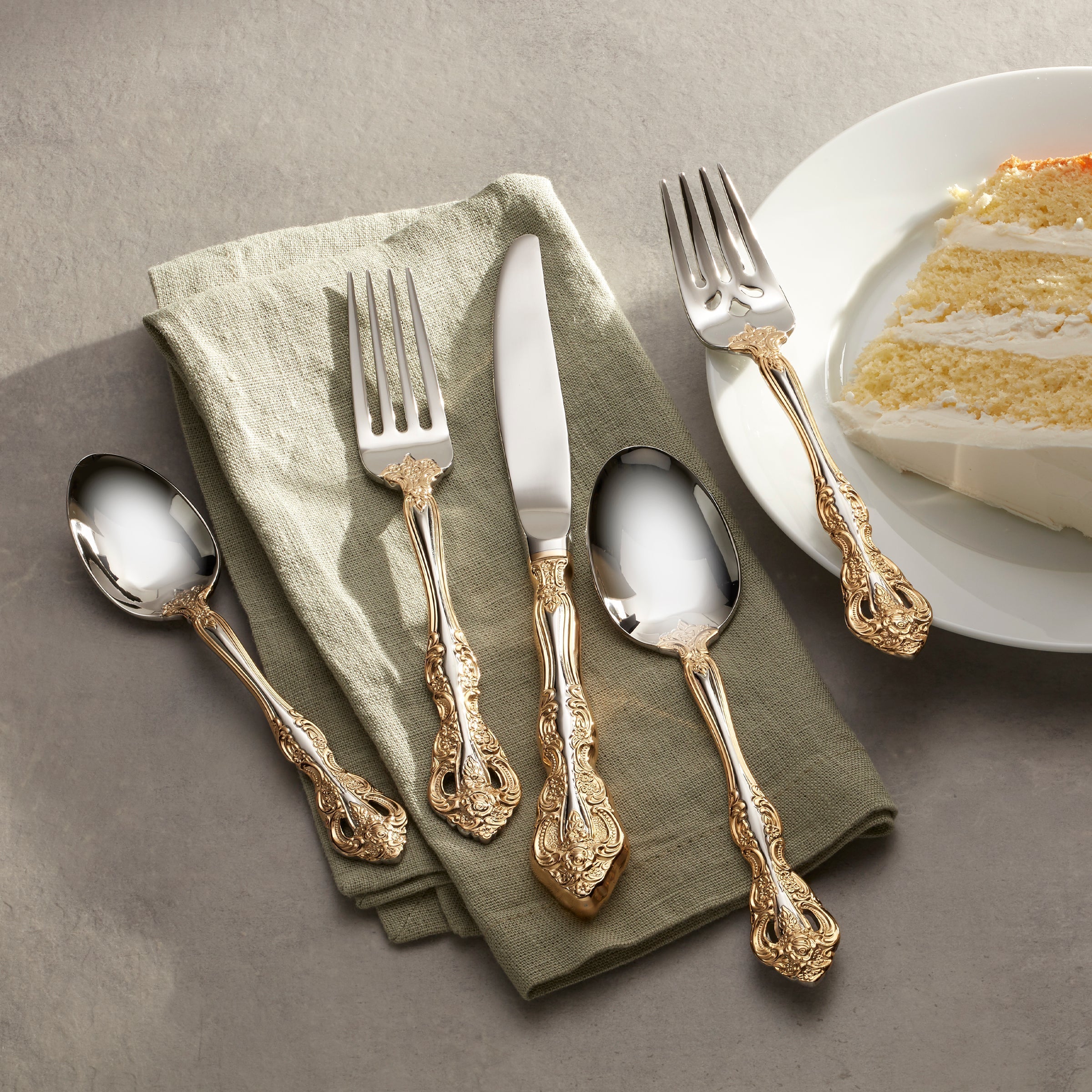 Alternative view of Golden Michelangelo 5 Piece Place Setting