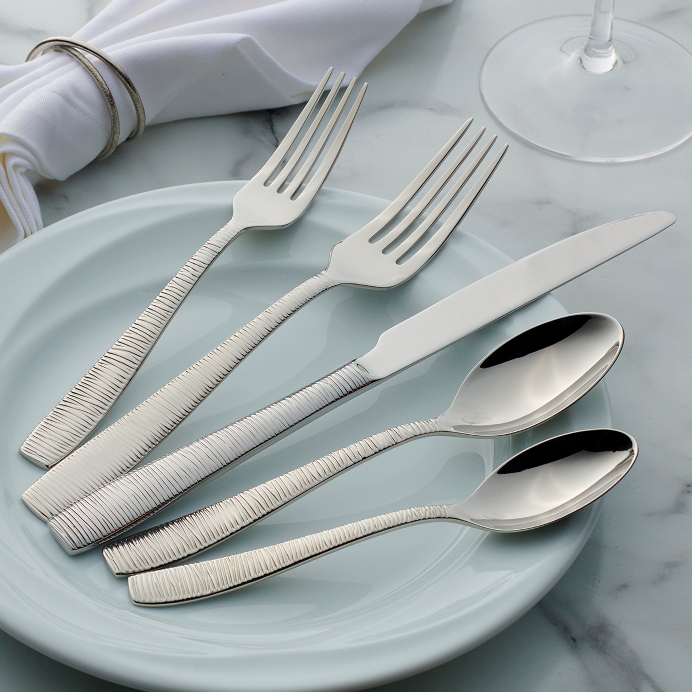 Bandera 20 Piece Flatware Set - Image 4