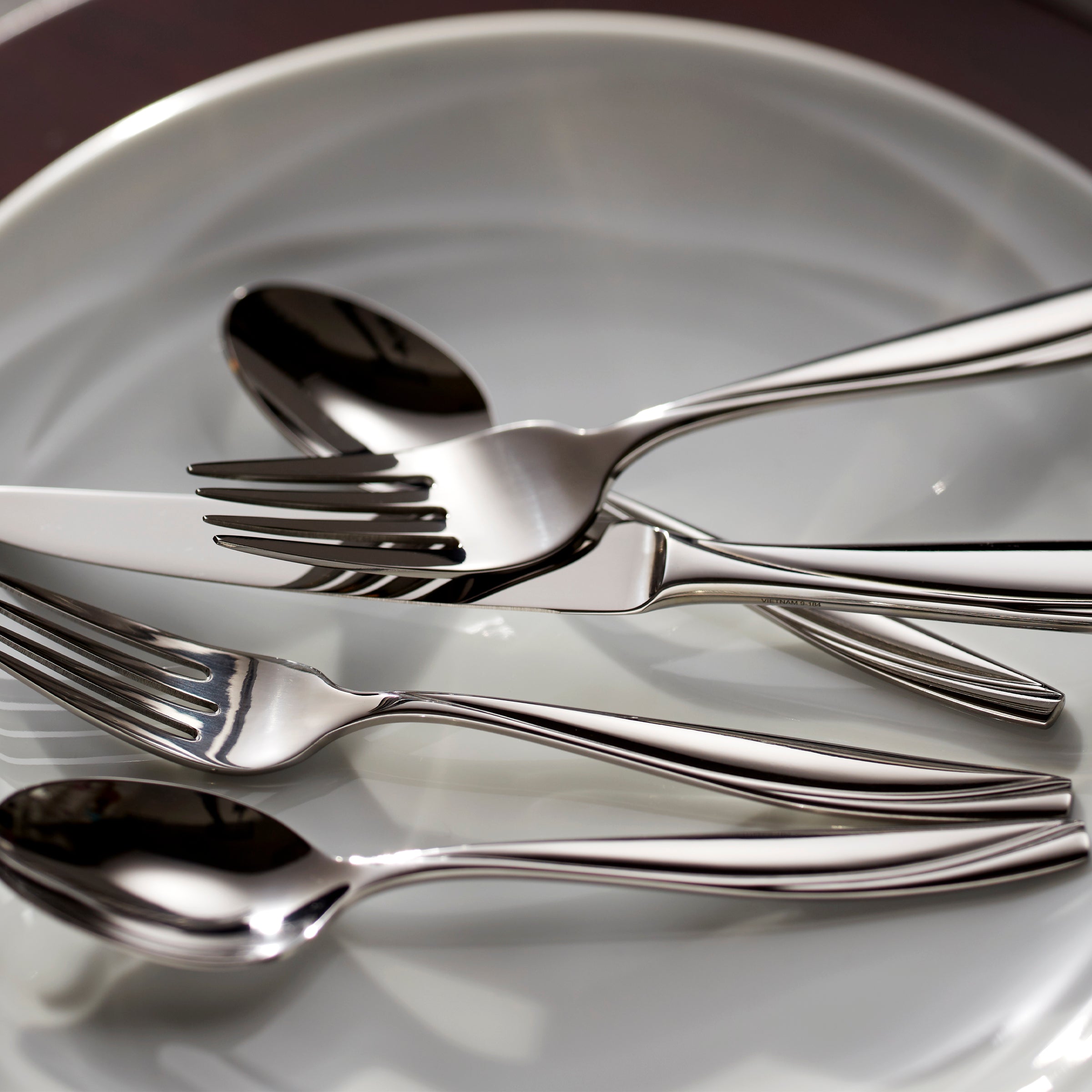 Alternative view of Camlynn Mirror 20 Piece Flatware Set
