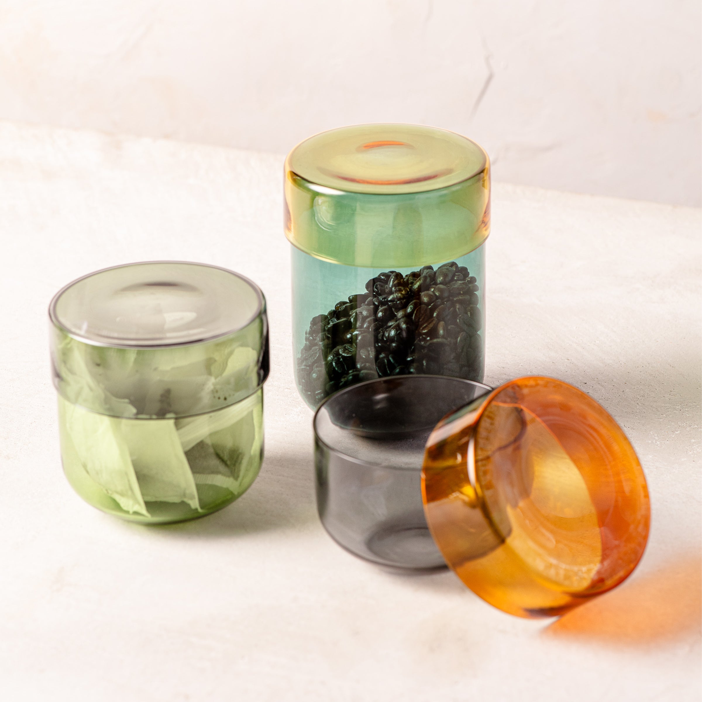 Alternative view of Niko Canister, Medium