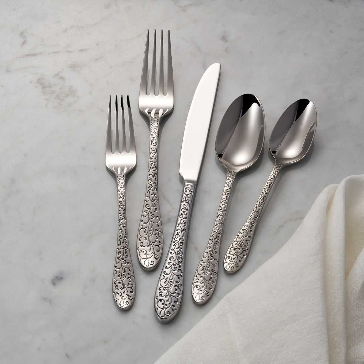 Alternative view of Ivy Flourish 20 Piece Flatware Set